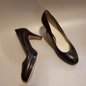New Nine west black leather classic heels 9.5 (bin 2)